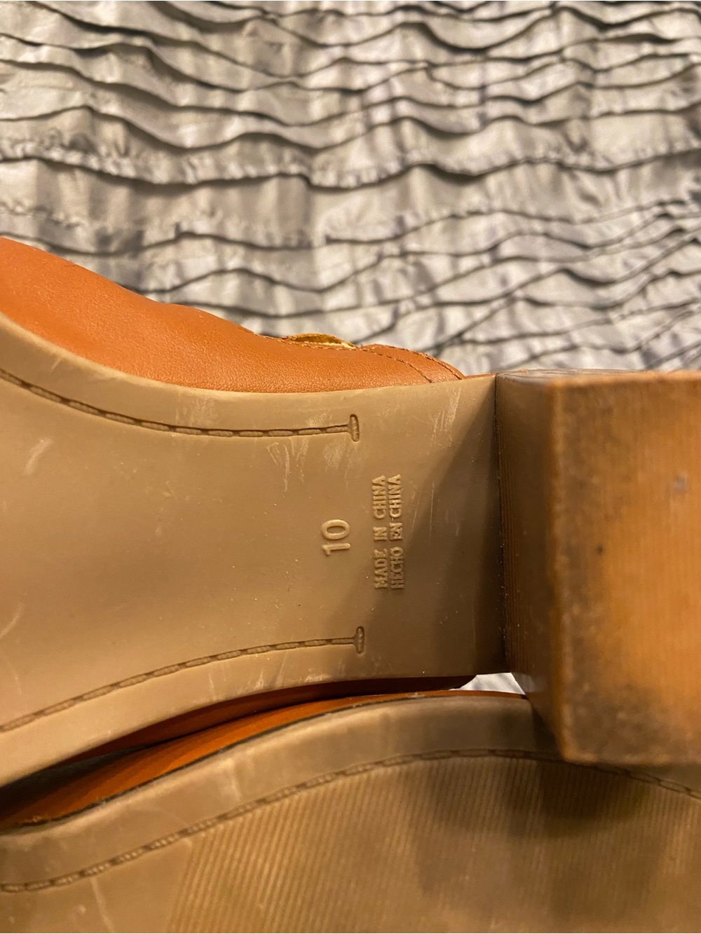 Old Navy Tan Open-Toe Slide Mules - Picture 10 of 12